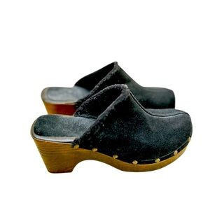 KMB made in Spain Black Suede clogs stud embellishment platform Wood look Heel 8